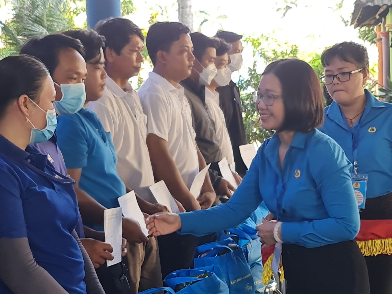 LĐLĐ Long An tổ chức nhiều hoạt động chăm lo trong Tháng Công nhân LĐLĐ Long An tổ chức nhiều hoạt động chăm lo trong Tháng Công nhân