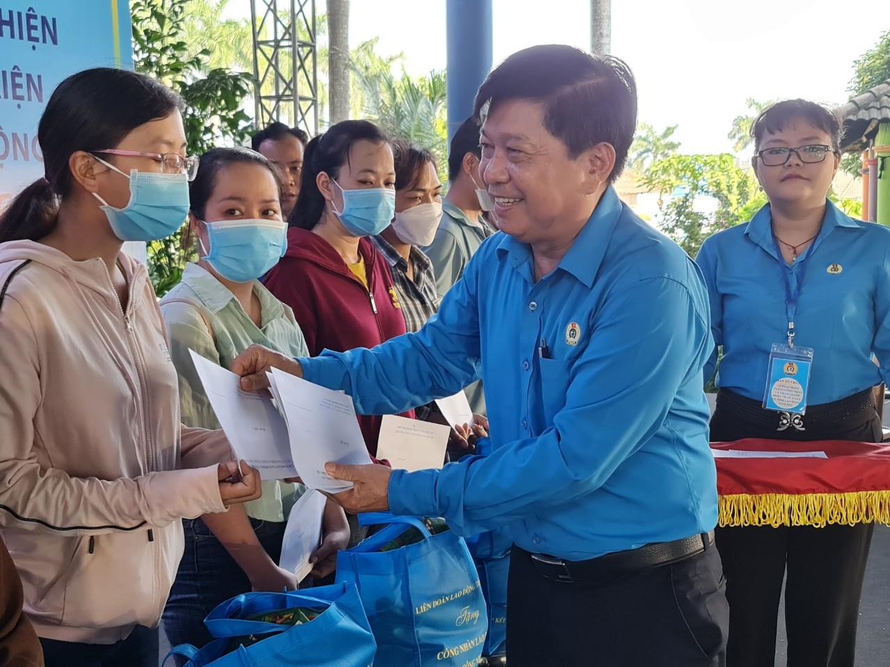 LĐLĐ Long An tổ chức nhiều hoạt động chăm lo trong Tháng Công nhân LĐLĐ Long An tổ chức nhiều hoạt động chăm lo trong Tháng Công nhân