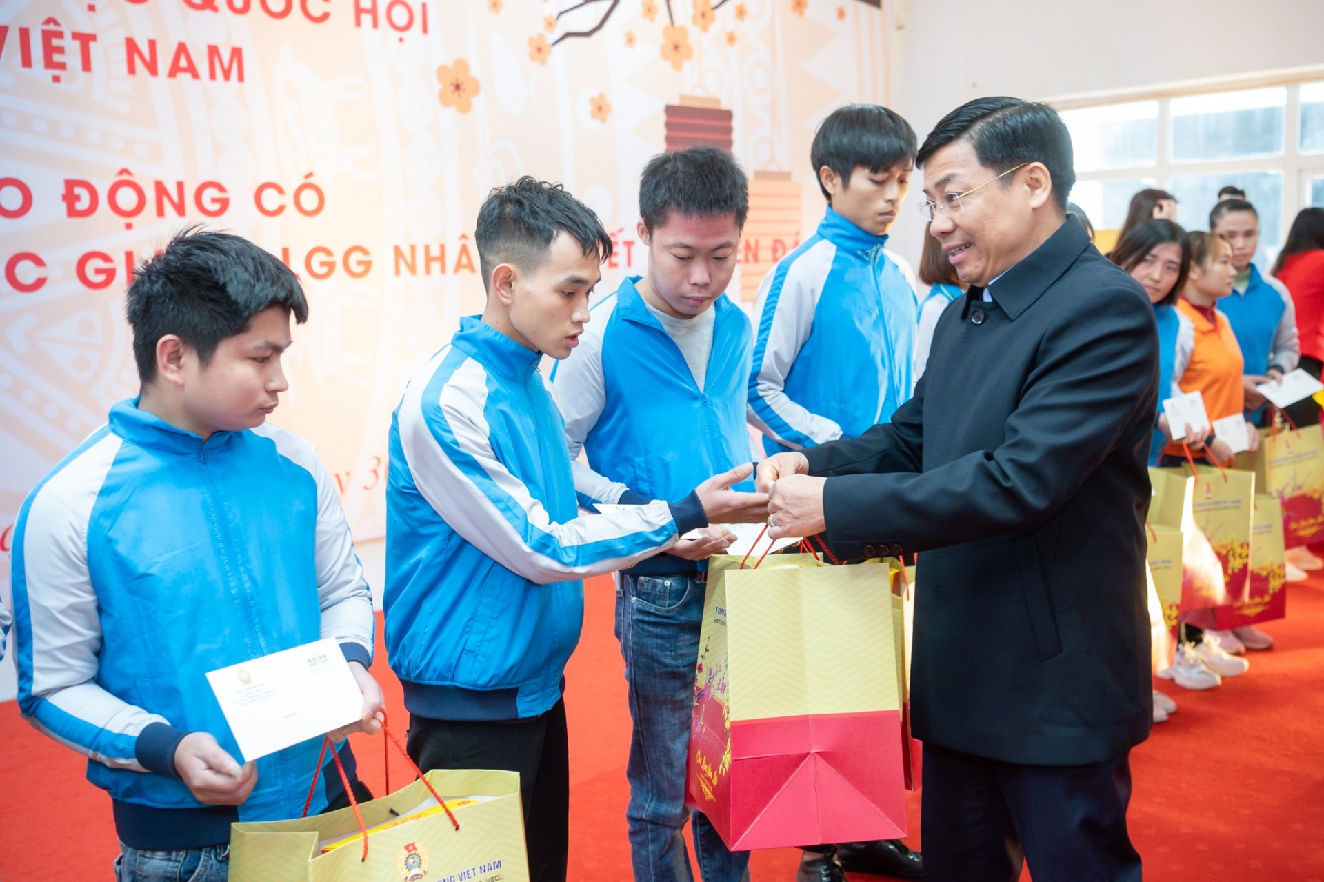 “Cây gậy” tạo thế và lực cho hoạt động công đoàn ở Bắc Giang “Cây gậy” tạo thế và lực cho hoạt động công đoàn ở Bắc Giang