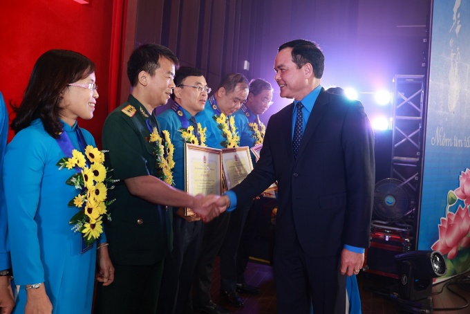 Học tập và làm theo Bác là nhiệm vụ thường xuyên, quan trọng