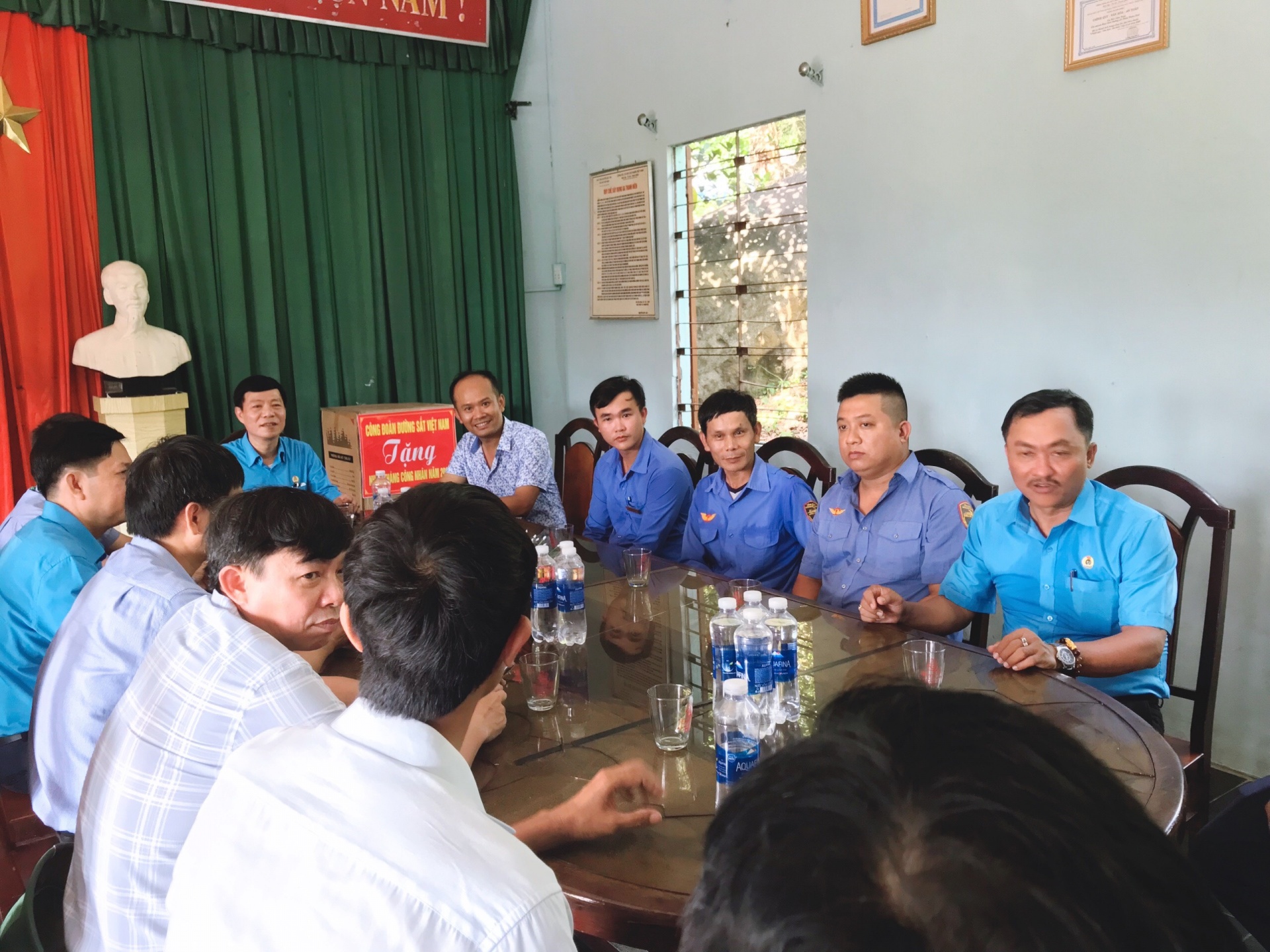 Chăm lo đời sống cho người lao động làm việc trên khu vực đèo Hải Vân Chăm lo đời sống cho người lao động làm việc trên khu vực đèo Hải Vân