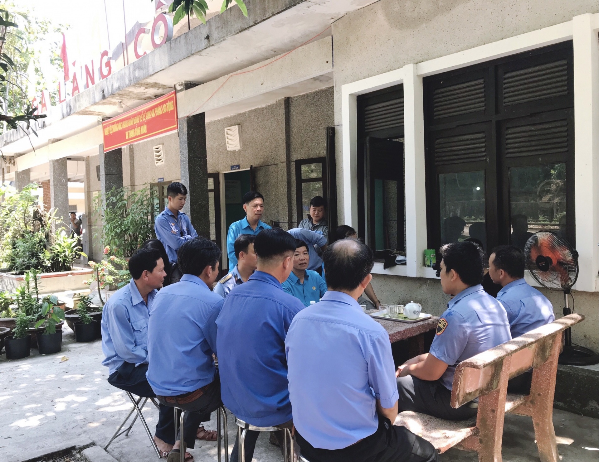 Chăm lo đời sống cho người lao động làm việc trên khu vực đèo Hải Vân Chăm lo đời sống cho người lao động làm việc trên khu vực đèo Hải Vân