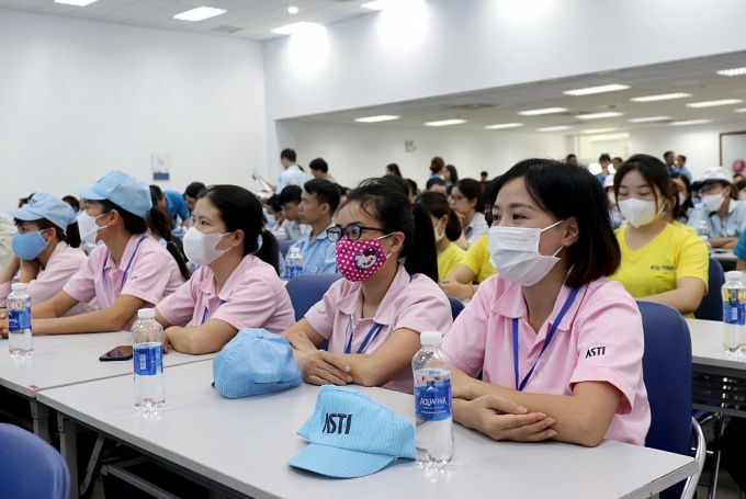 Chủ tịch Trần Sỹ Thanh đối thoại với công nhân lao động Thủ đô Chủ tịch Trần Sỹ Thanh đối thoại với công nhân lao động Thủ đô