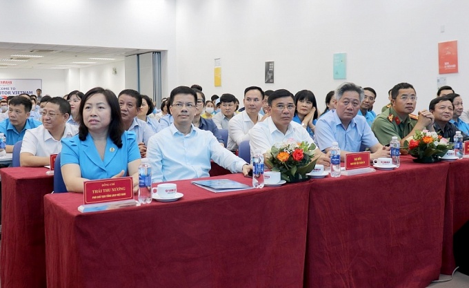 Chủ tịch Trần Sỹ Thanh đối thoại với công nhân lao động Thủ đô Chủ tịch Trần Sỹ Thanh đối thoại với công nhân lao động Thủ đô