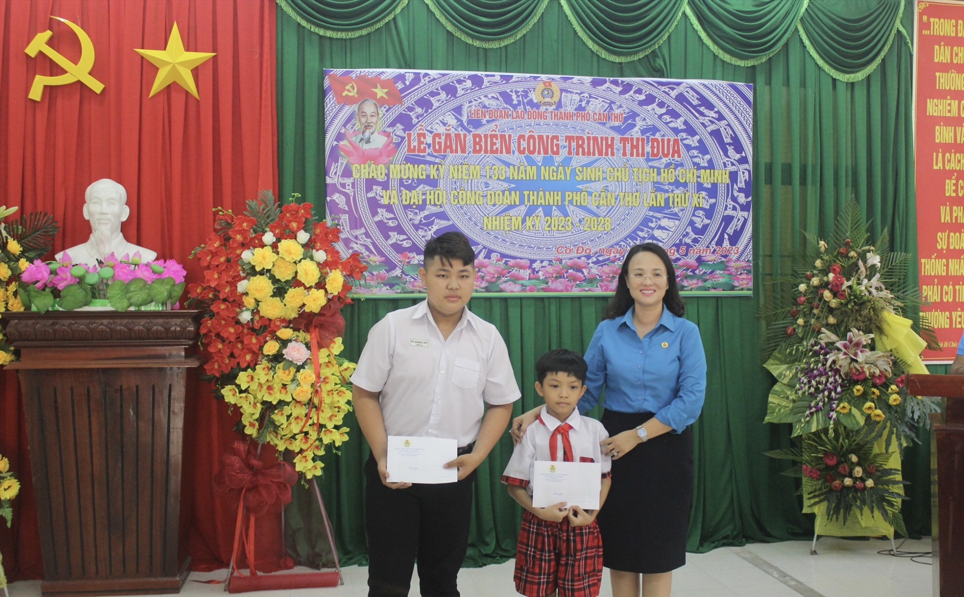 Cần Thơ: Gắn biển công trình chào mừng đại hội công đoàn các cấp Cần Thơ: Gắn biển công trình chào mừng đại hội công đoàn các cấp