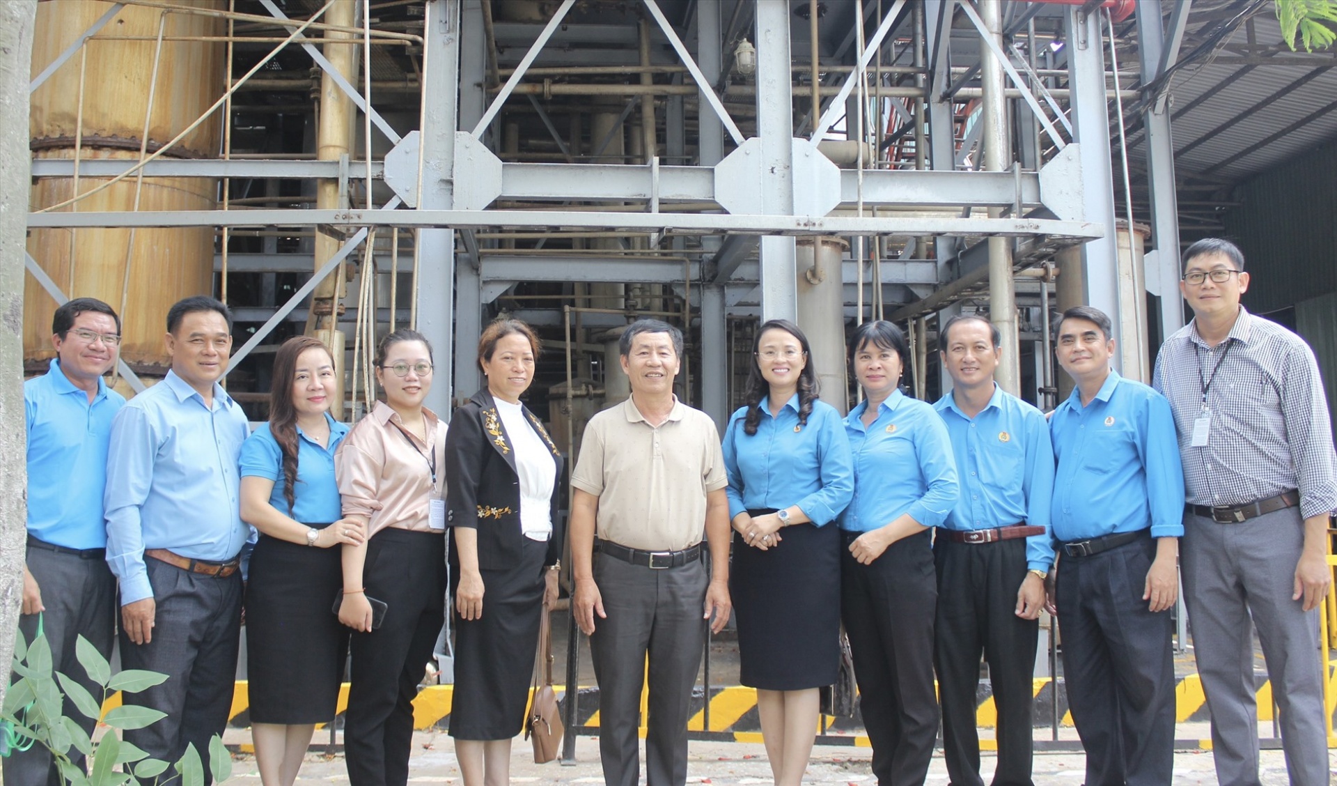 Cần Thơ: Gắn biển công trình chào mừng đại hội công đoàn các cấp Cần Thơ: Gắn biển công trình chào mừng đại hội công đoàn các cấp