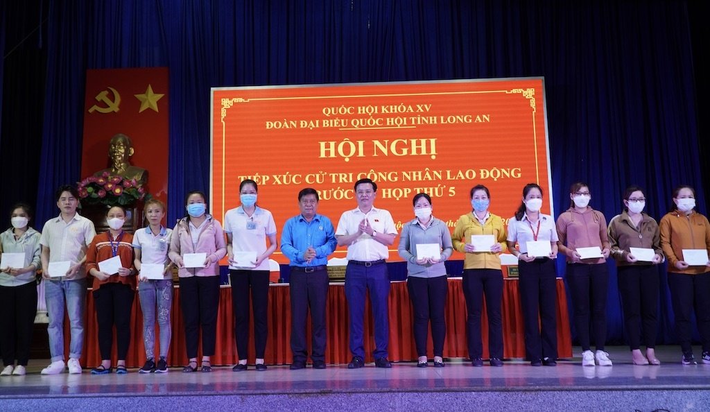 Đoàn viên, người lao động quan tâm đến việc làm và an sinh xã hội Đoàn viên, người lao động quan tâm đến việc làm và an sinh xã hội