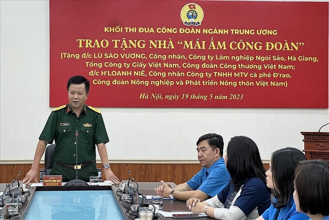 “Ngày đặc biệt” của 2 đoàn viên người dân tộc được nhận hỗ trợ kinh phí “Mái ấm công đoàn”