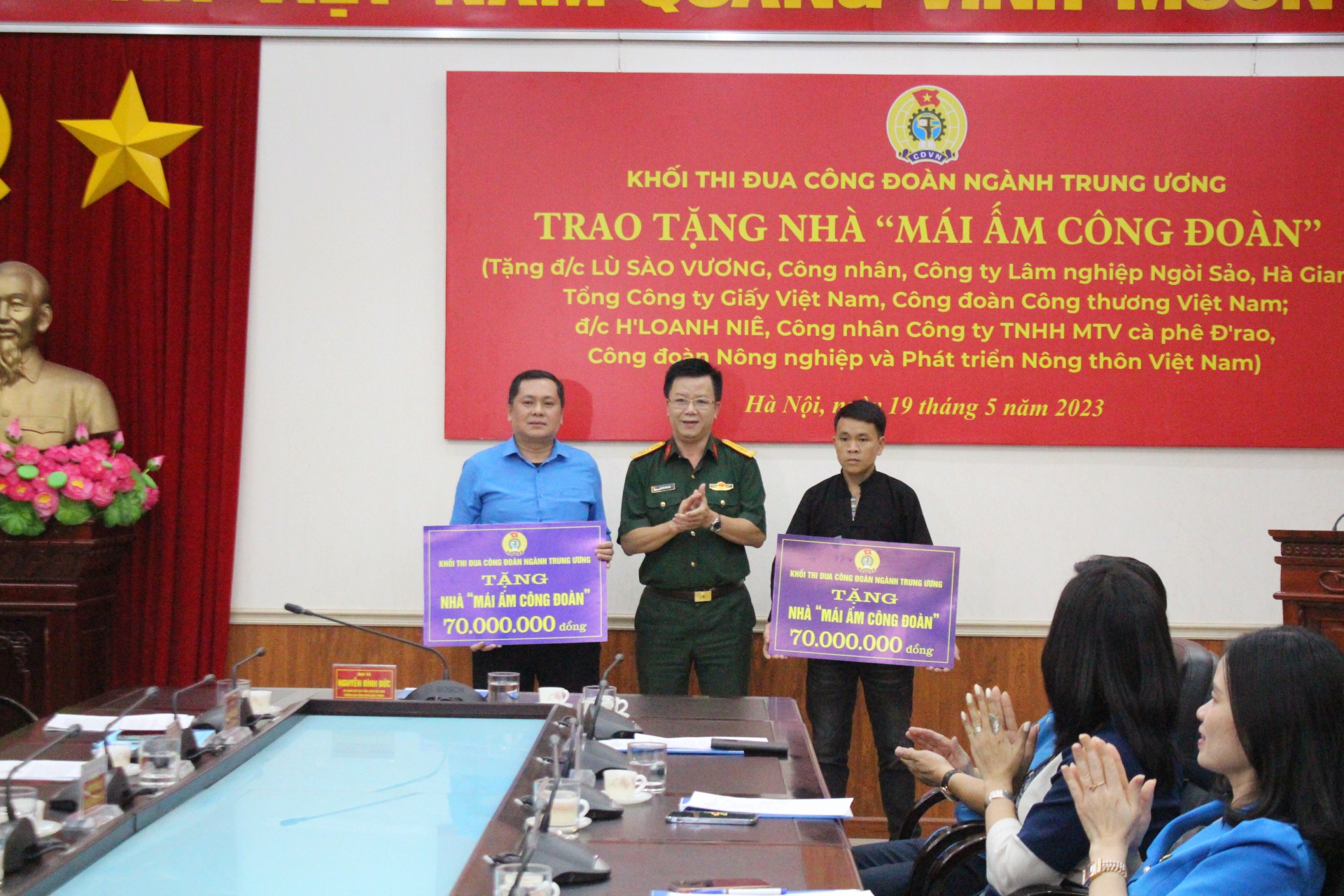 “Ngày đặc biệt” của 2 đoàn viên người dân tộc được hỗ trợ “Mái ấm công đoàn”