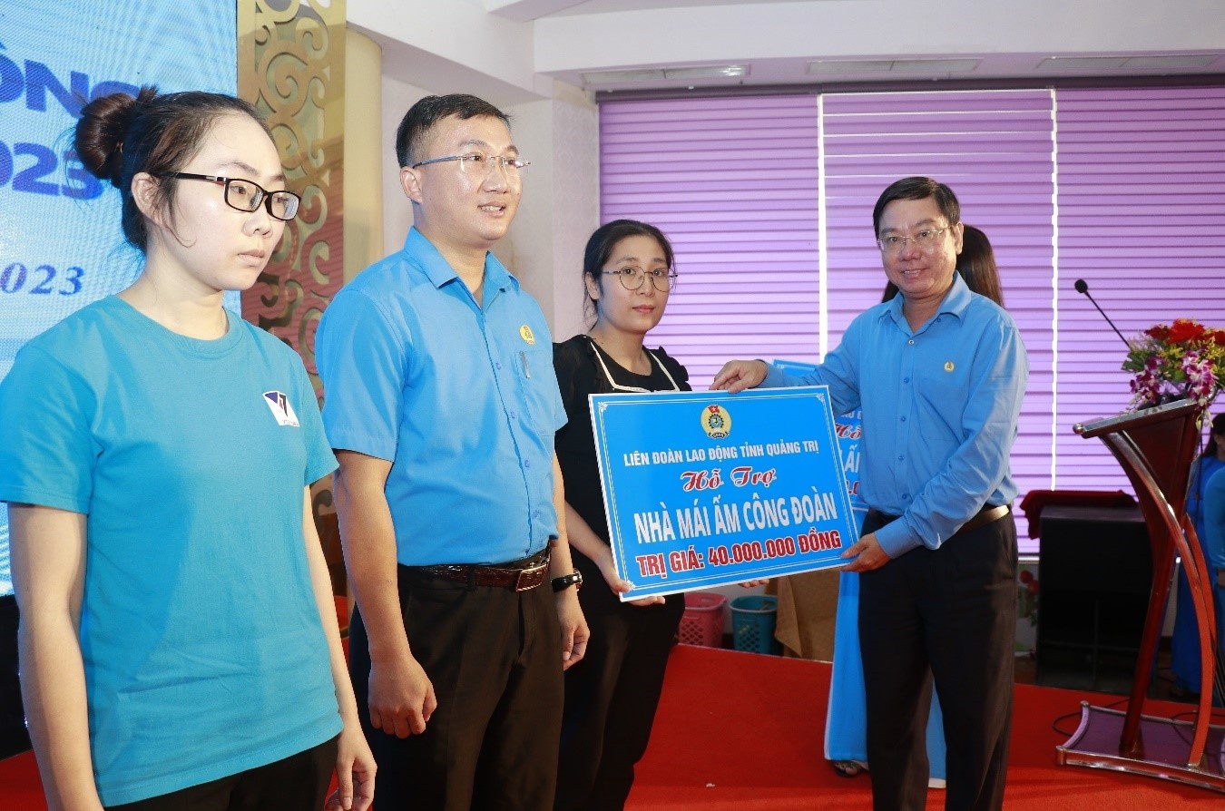 Lắng nghe tâm tư, nguyện vọng của đoàn viên, người lao động Lắng nghe tâm tư, nguyện vọng của đoàn viên, người lao động