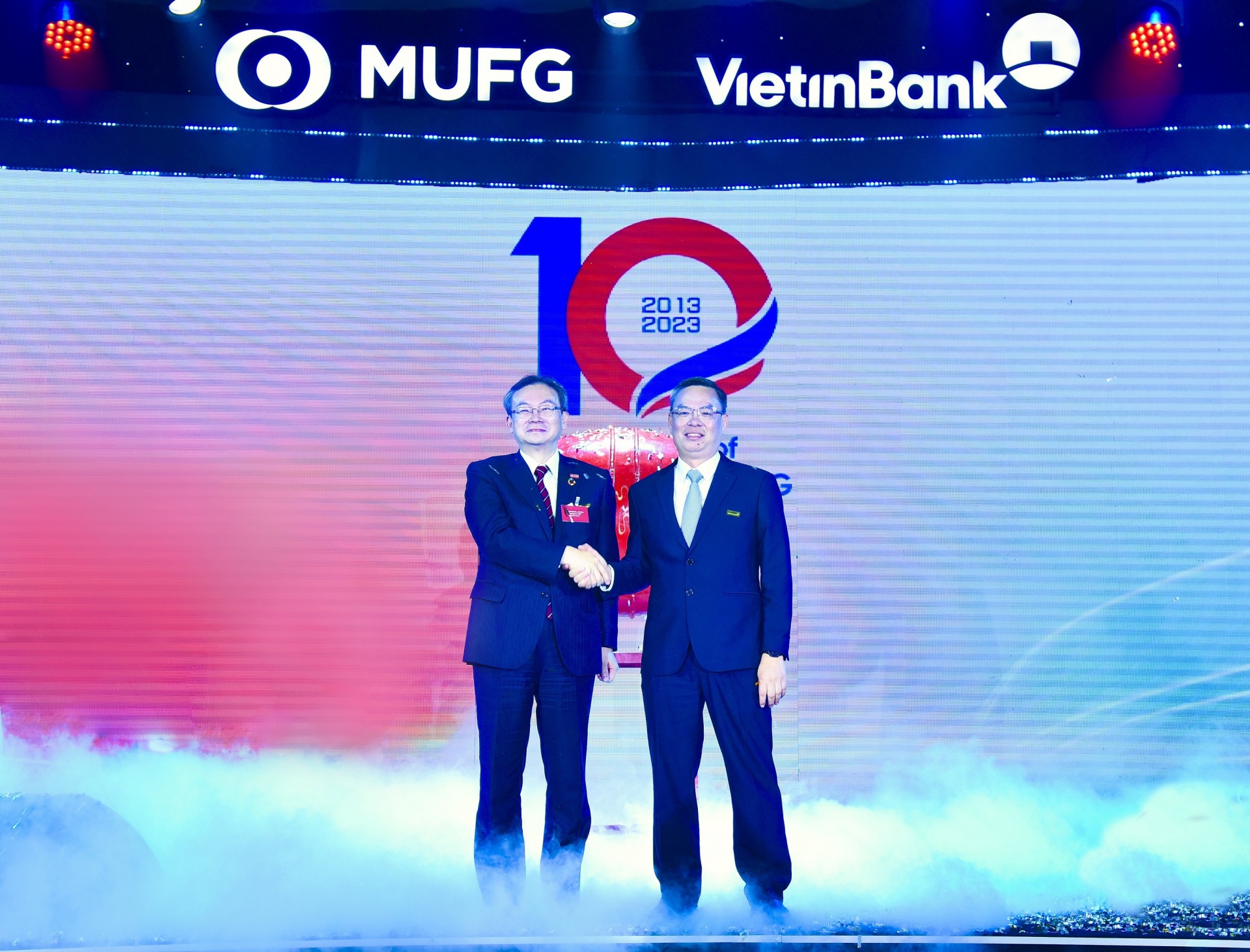 Chủ tịch HĐQT VietinBank và Giám đốc MUFG Bank tại buổi lễ