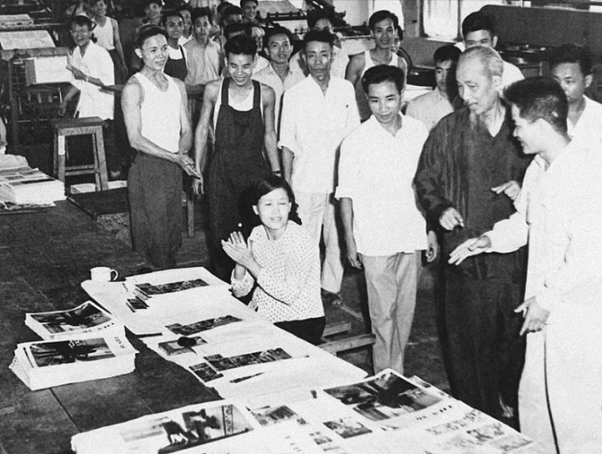 Tư tưởng Hồ Chí Minh về vị trí, vai trò và sứ mệnh của Công đoàn Việt Nam Tư tưởng Hồ Chí Minh về vị trí, vai trò và sứ mệnh của Công đoàn Việt Nam