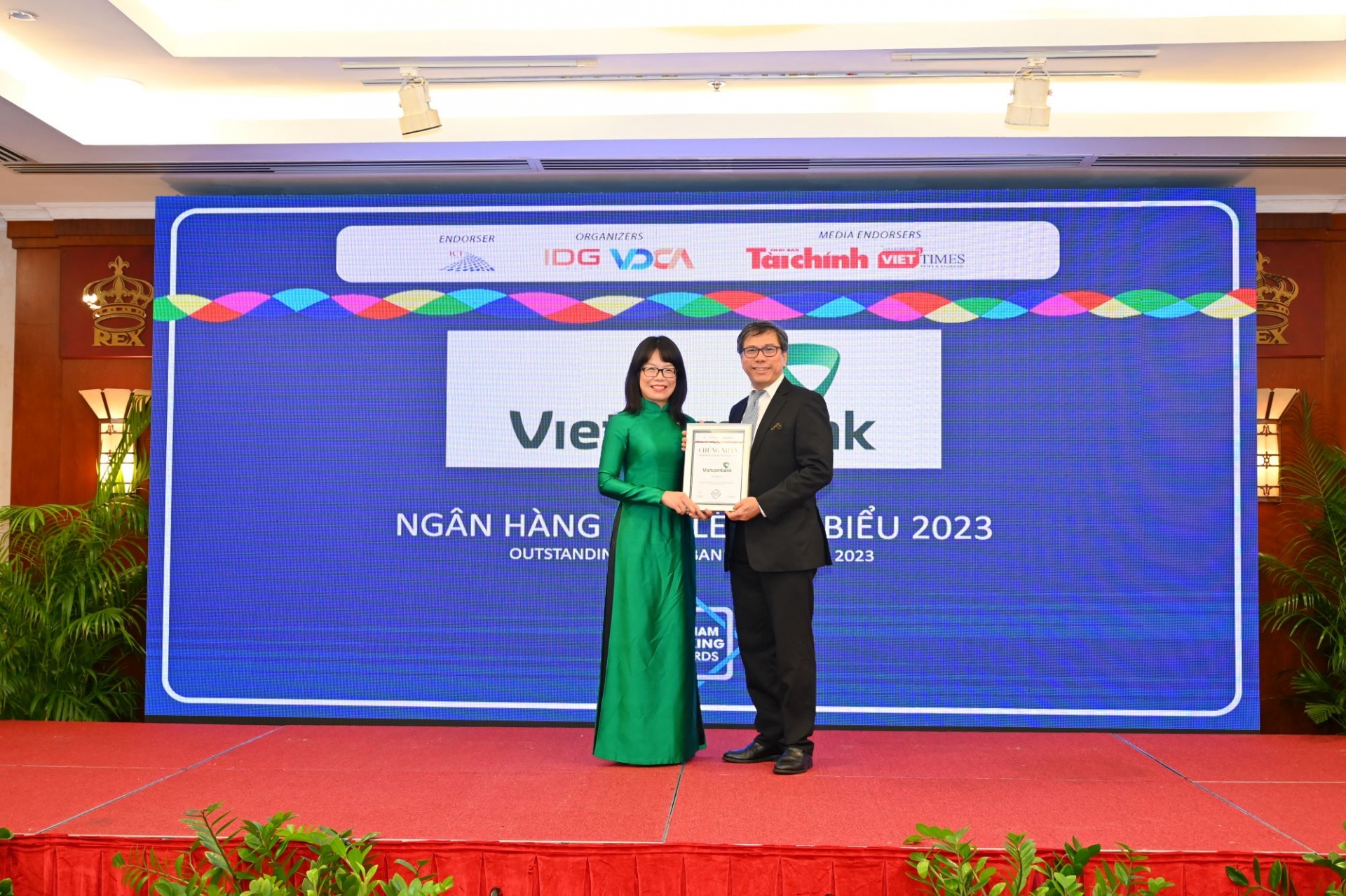 Vietcombank đạt 3 giải thưởng quan trọng tại diễn đàn Ngân hàng bán lẻ Việt Nam 2023