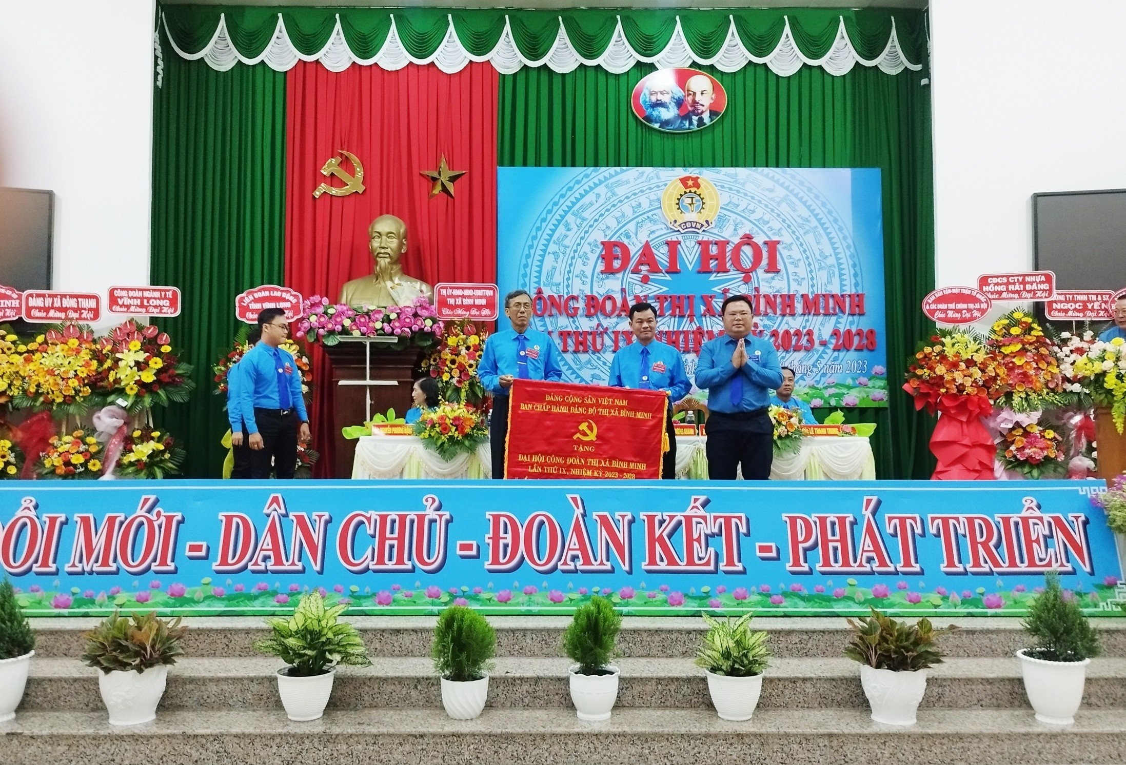 Đại hội điểm công đoàn cấp huyện đầu tiên ở Vĩnh Long