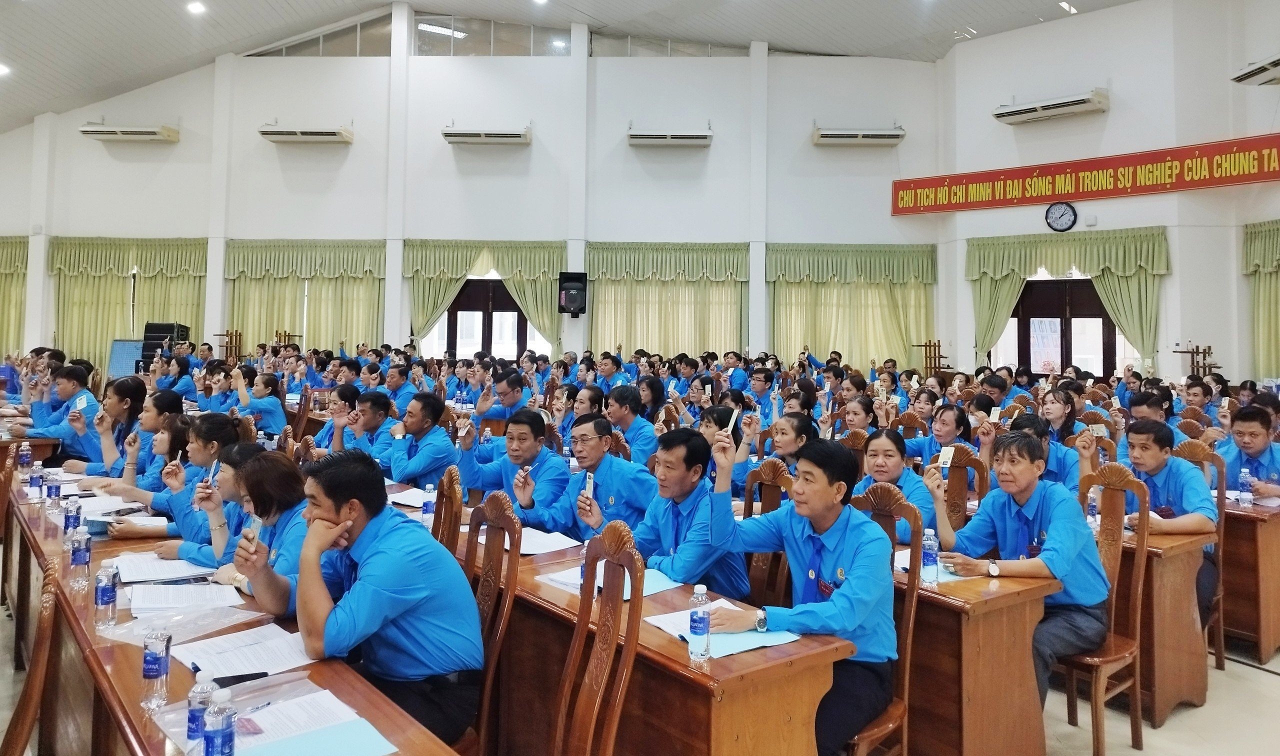 Đại hội điểm công đoàn cấp huyện đầu tiên ở Vĩnh Long