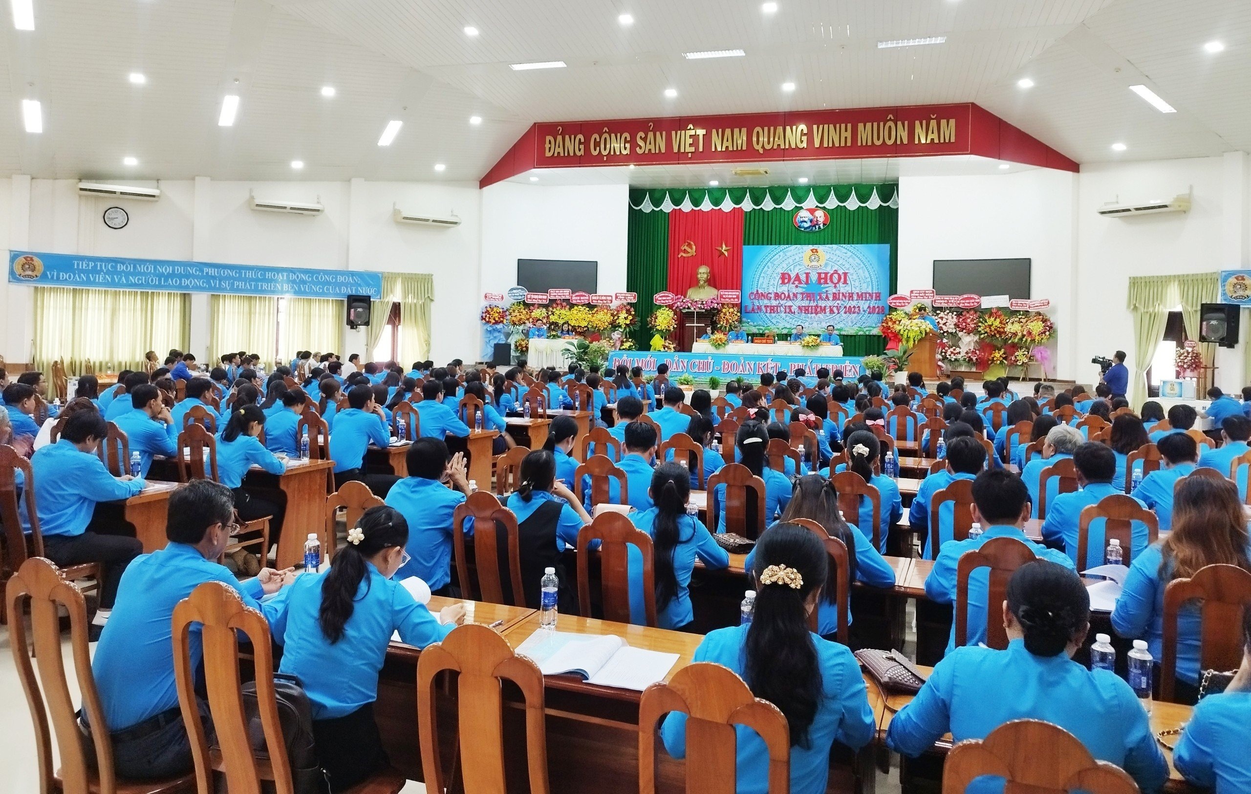 Đại hội điểm công đoàn cấp huyện đầu tiên ở Vĩnh Long