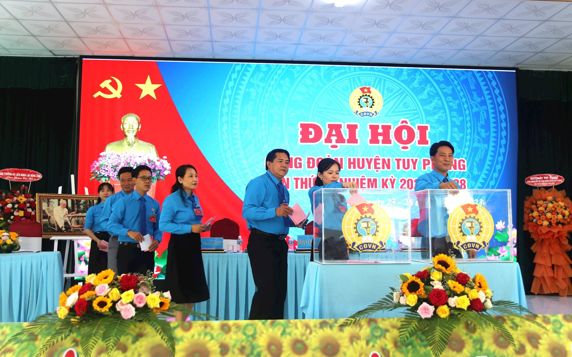 Đại hội điểm Công đoàn huyện Tuy Phong:﻿﻿ Đổi mới để chăm lo tốt NLĐ