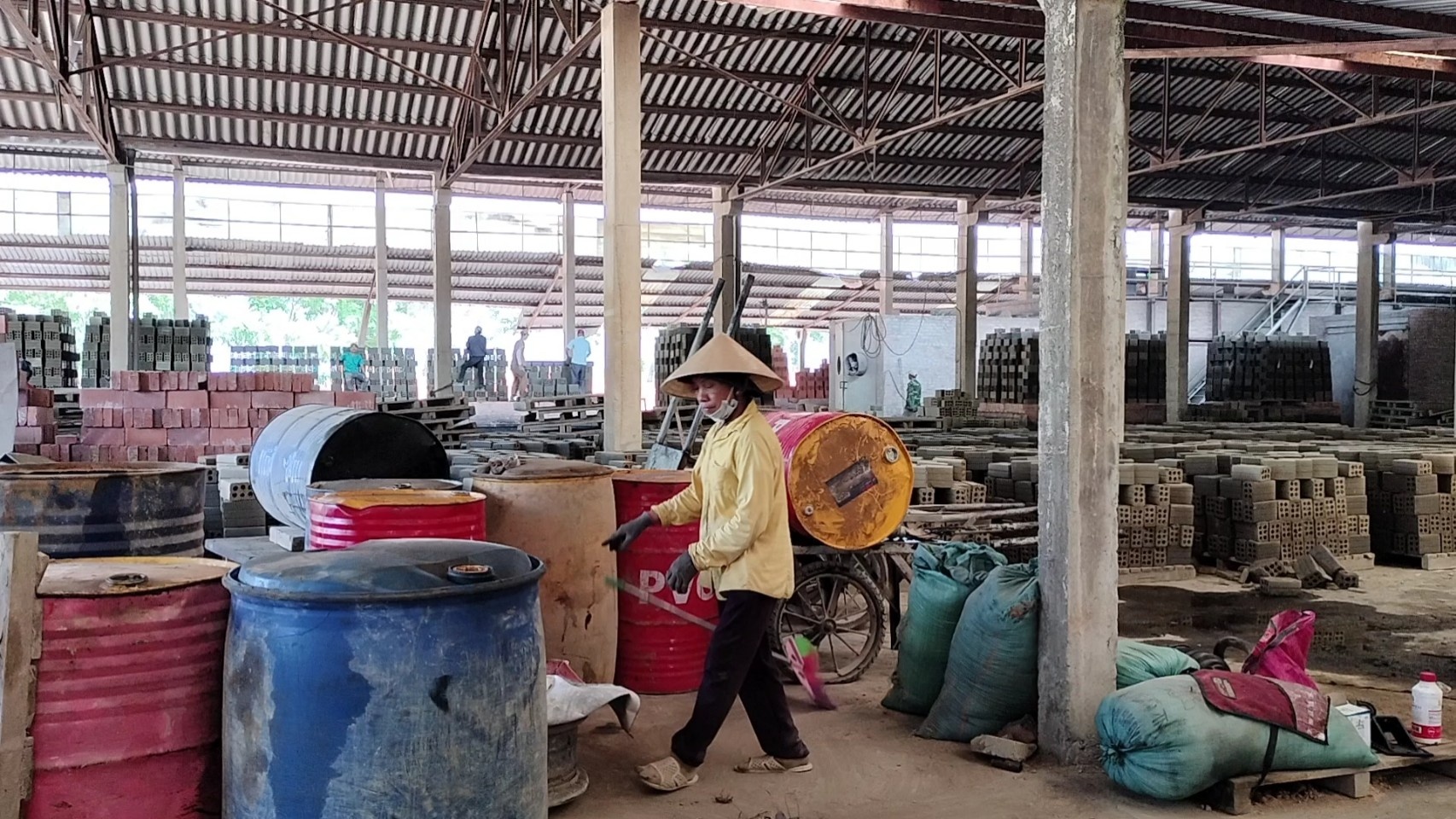 LĐLĐ huyện A Lưới chú trọng công tác an toàn, vệ sinh lao động LĐLĐ huyện A Lưới chú trọng công tác an toàn, vệ sinh lao động