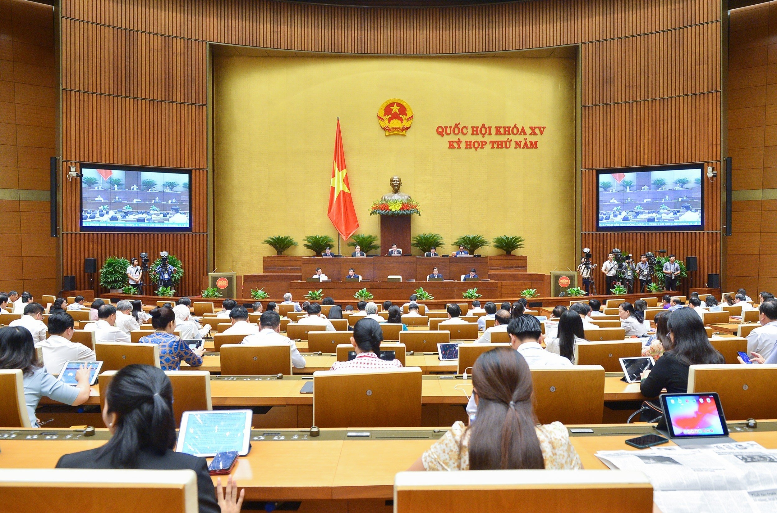 Chủ tịch Quốc hội: Xem xét thụ lý và đưa ra xét xử một số vụ trốn đóng bảo hiểm xã hội