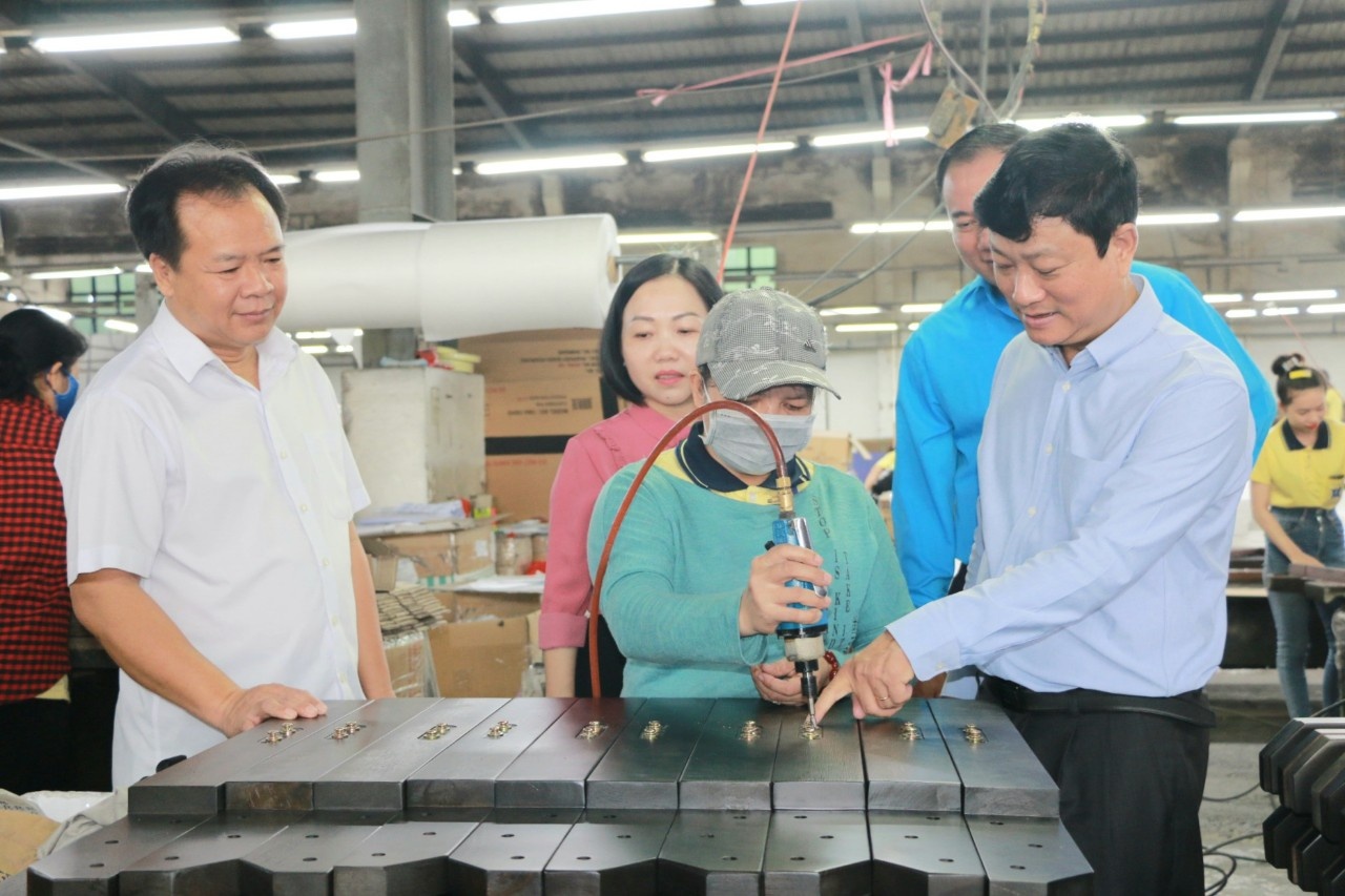 Bình Dương đẩy mạnh thu hút đầu tư, cải thiện đời sống người lao động