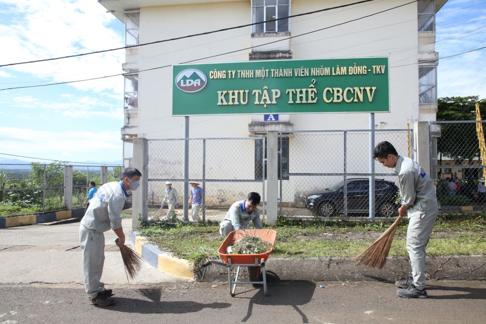 Công đoàn TKV: Xây dựng Khu tập thể công nhân “Sạch đẹp - Văn minh” Công đoàn TKV: Xây dựng Khu tập thể công nhân “Sạch đẹp - Văn minh”