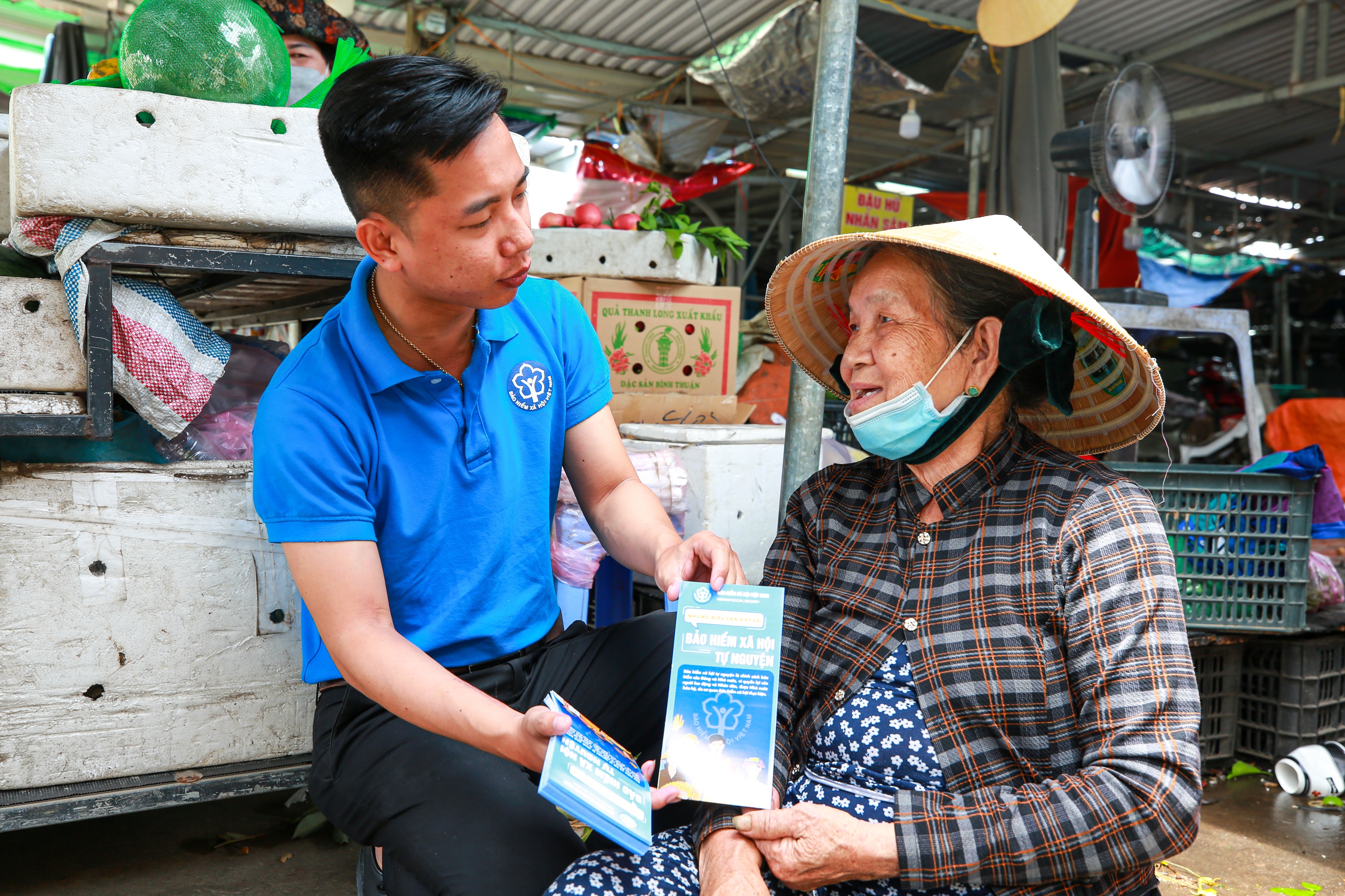 Bài 6: Mỗi người dân cần nâng cao hiểu biết về pháp luật lao động, tiền lương, BHXH Bài 6: Mỗi người dân cần nâng cao hiểu biết về pháp luật lao động, tiền lương, BHXH