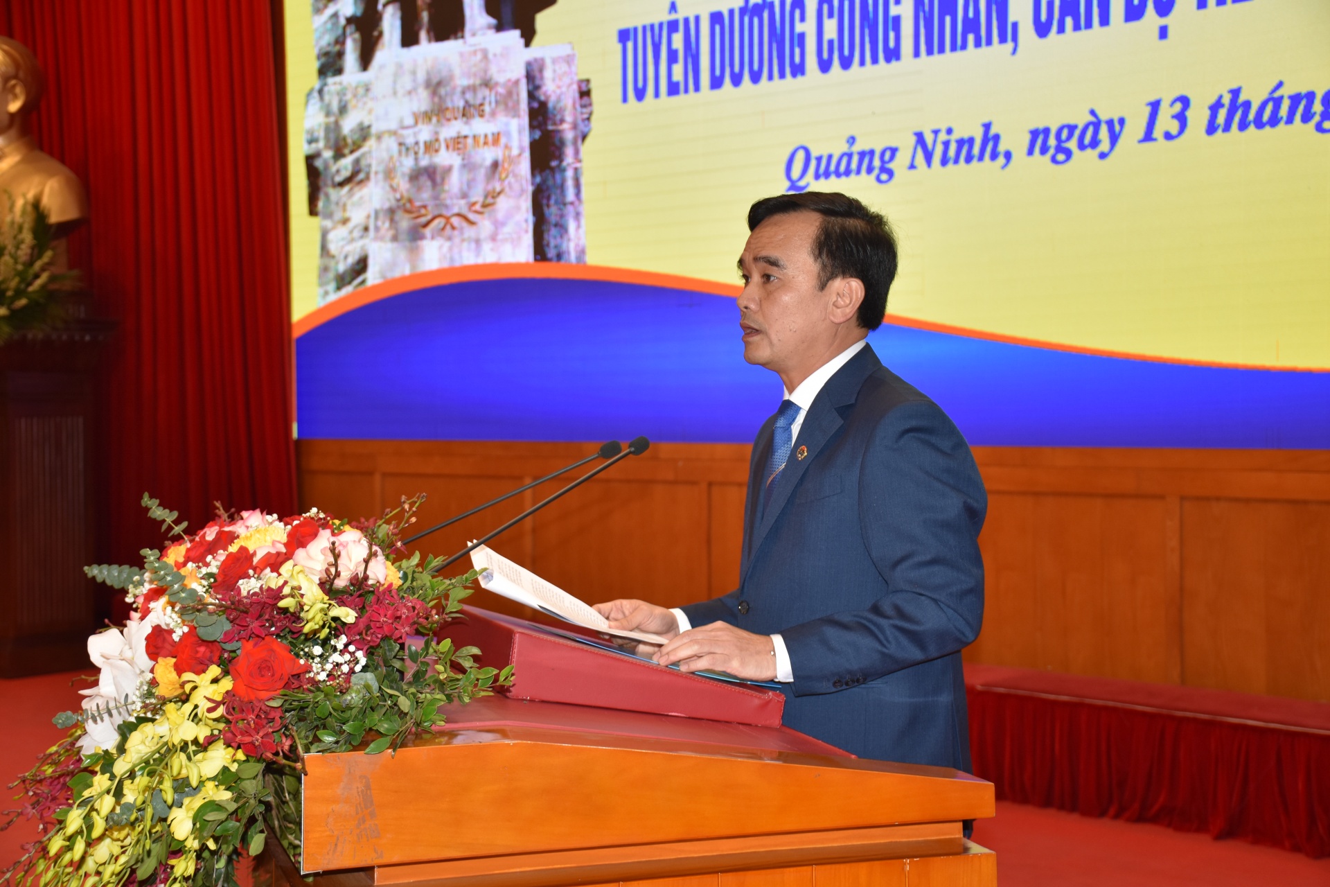 Đồng chí Lê Thanh Xuân - Chủ tịch Công đoàn TKV phát biểu khai mạc Chương trình. Ảnh: Duy Minh. Đồng chí Lê Thanh Xuân - Chủ tịch Công đoàn TKV phát biểu khai mạc Chương trình. Ảnh: Duy Minh.