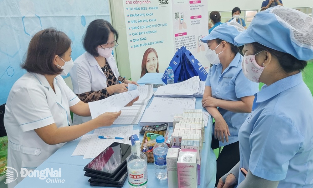 Bài 15: Vai trò của công đoàn trong đảm bảo việc làm, thu nhập cho lao động nữ Bài 15: Vai trò của công đoàn trong đảm bảo việc làm, thu nhập cho lao động nữ