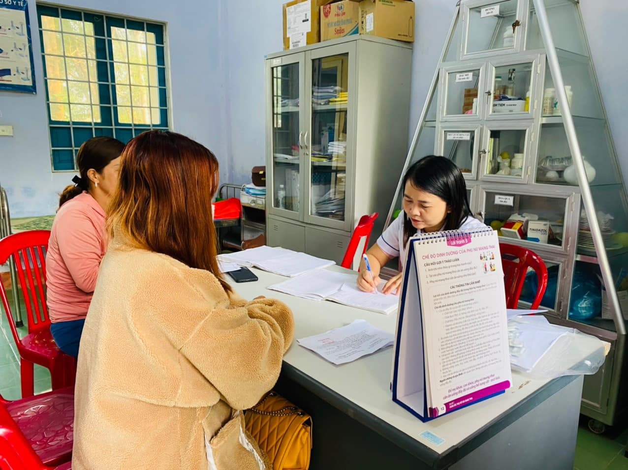 Nỗi buồn “không nói nên lời” của các viên chức dân số Nỗi buồn “không nói nên lời” của các viên chức dân số