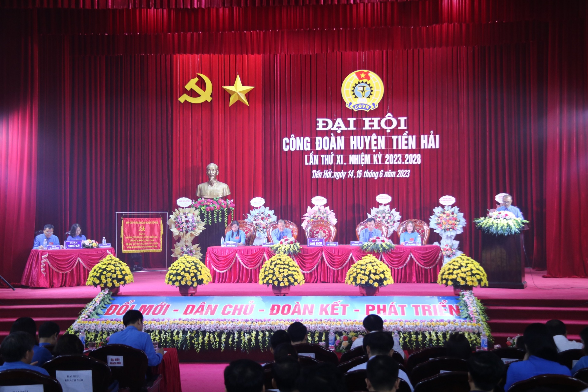 Công đoàn huyện Tiền Hải thực hiện tốt công tác phát triển đoàn viên và thành lập CĐCS