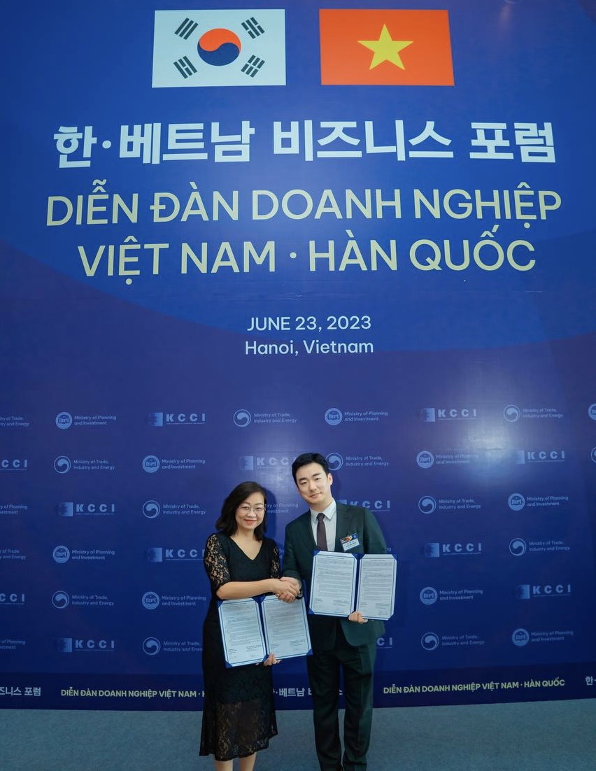 Đại diện WinCommerce ký kết hợp tác cùng đối tác Evergood, phân phối nông sản Hàn đến người tiêu dùng Đại diện WinCommerce ký kết hợp tác cùng đối tác Evergood, phân phối nông sản Hàn đến người tiêu dùng