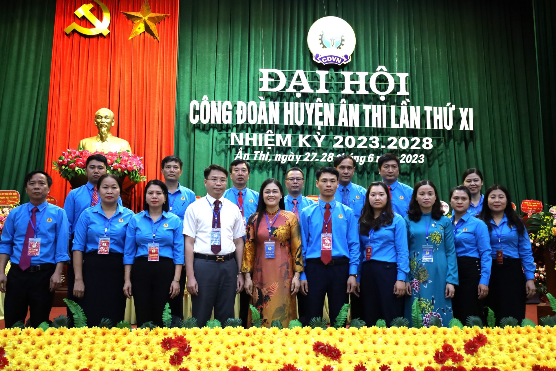 Phấn đấu đưa phong trào CNVCLĐ huyện Ân Thi lên tầm cao mới Phấn đấu đưa phong trào CNVCLĐ huyện Ân Thi lên tầm cao mới