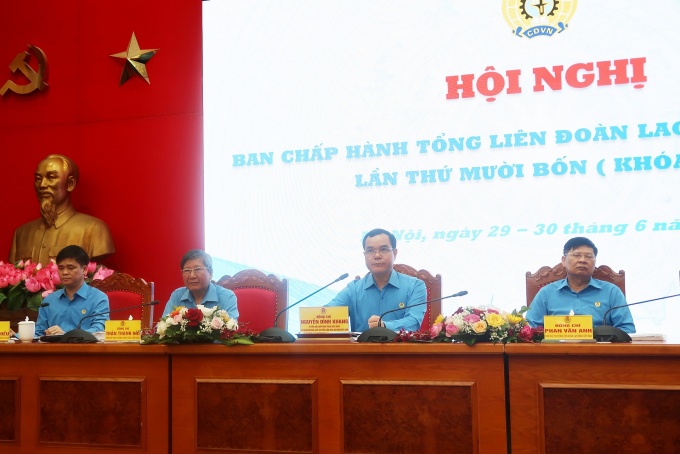 "Nhìn thẳng vào sự thật để có những giải pháp khắc phục cho nhiệm kỳ tới!" "Nhìn thẳng vào sự thật để có những giải pháp khắc phục cho nhiệm kỳ tới!"