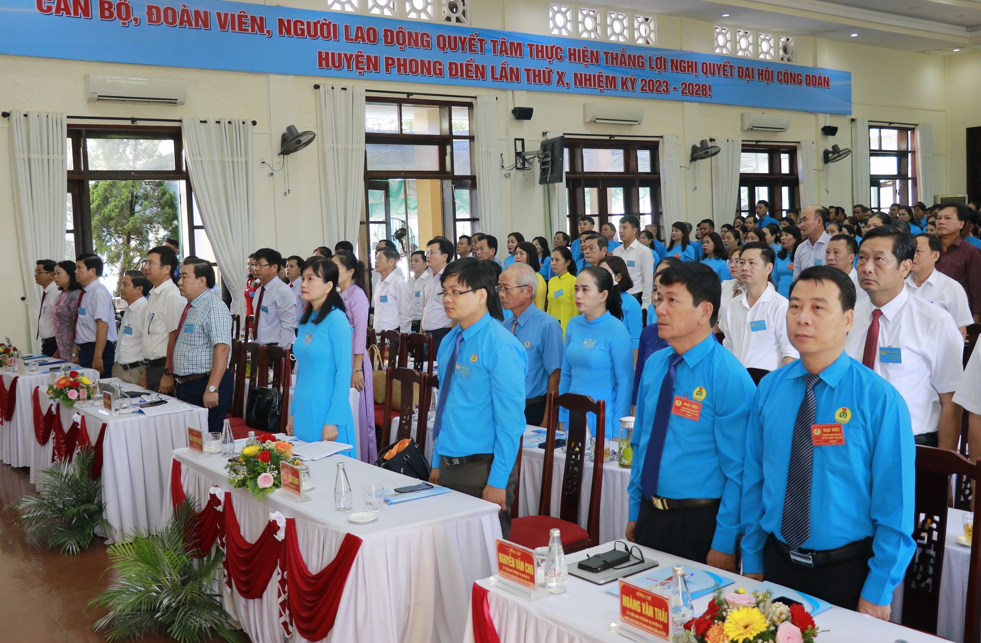 Tiếp tục xây dựng đội ngũ công đoàn vững mạnh trong nhiệm kỳ mới Tiếp tục xây dựng đội ngũ công đoàn vững mạnh trong nhiệm kỳ mới