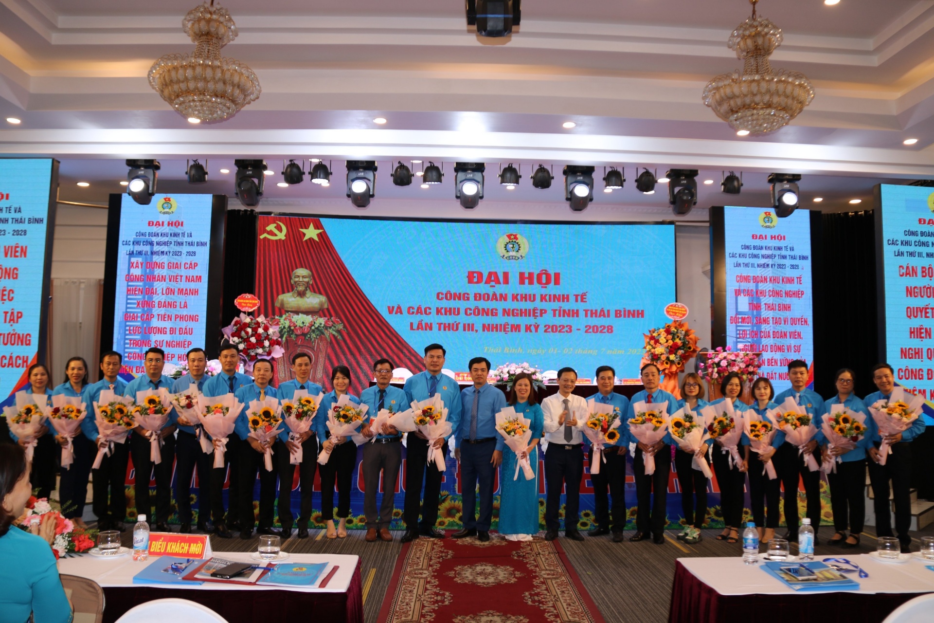 Để công đoàn là ngôi nhà thứ hai của người lao động Để công đoàn là ngôi nhà thứ hai của người lao động