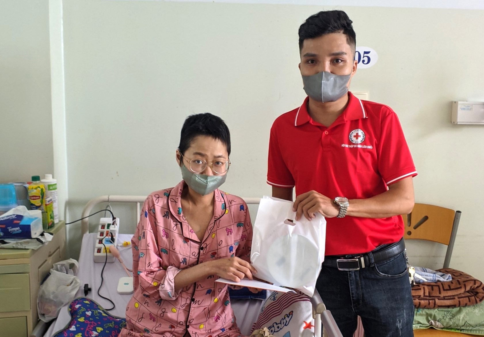 “Sứ giả đỏ” trên những nẻo đường thiện nguyện “Sứ giả đỏ” trên những nẻo đường thiện nguyện
