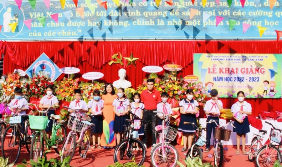 “Sứ giả đỏ” trên những nẻo đường thiện nguyện “Sứ giả đỏ” trên những nẻo đường thiện nguyện