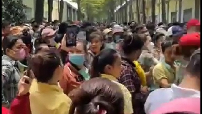 Chia sẻ khó khăn nhưng công nhân không đồng ý cắt giảm tiền thưởng cuối năm