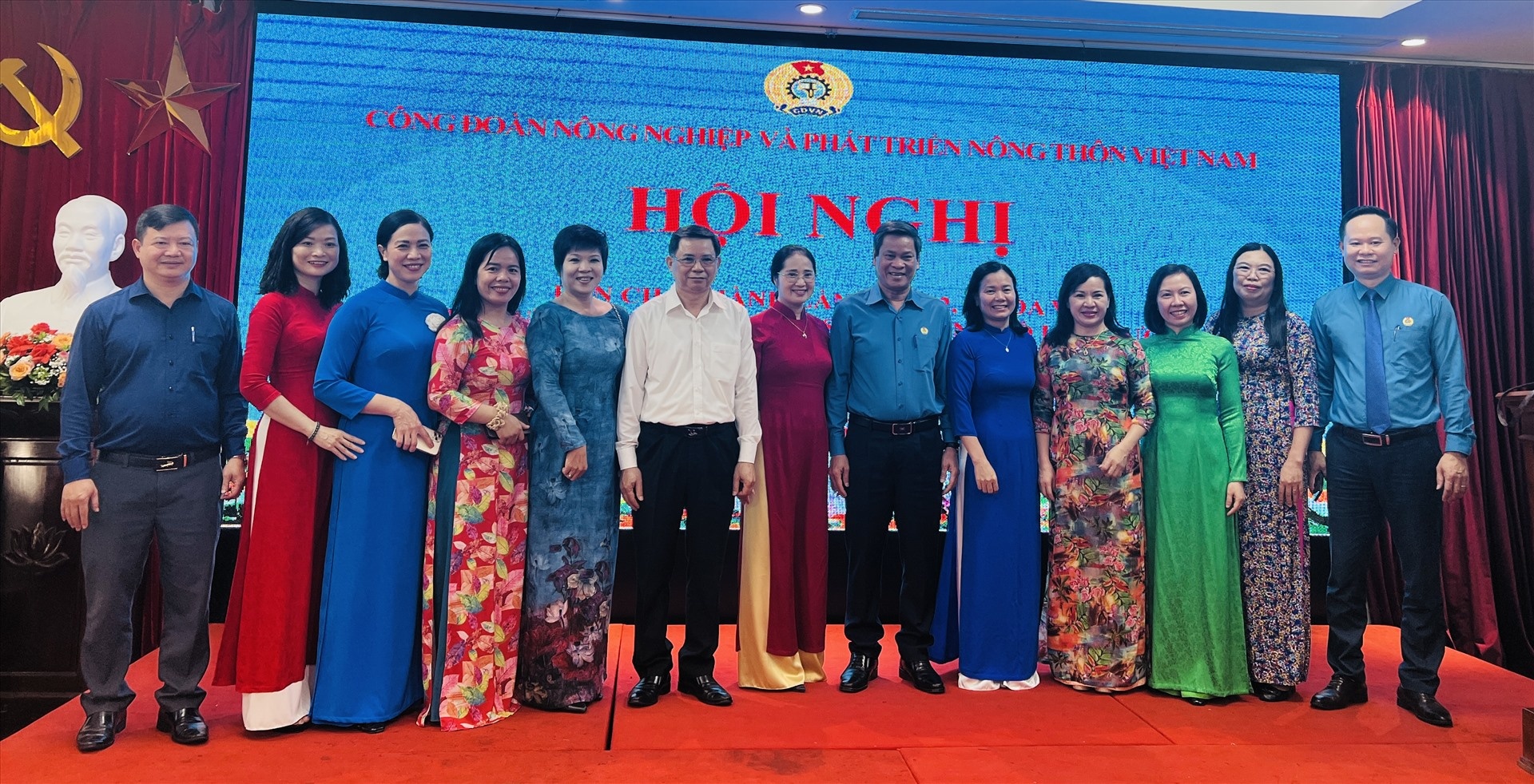 Cán bộ, ĐV Công đoàn Nông nghiệp và PTNT Việt Nam thi đua hoàn thành xuất sắc nhiệm vụ Cán bộ, ĐV Công đoàn Nông nghiệp và PTNT Việt Nam thi đua hoàn thành xuất sắc nhiệm vụ