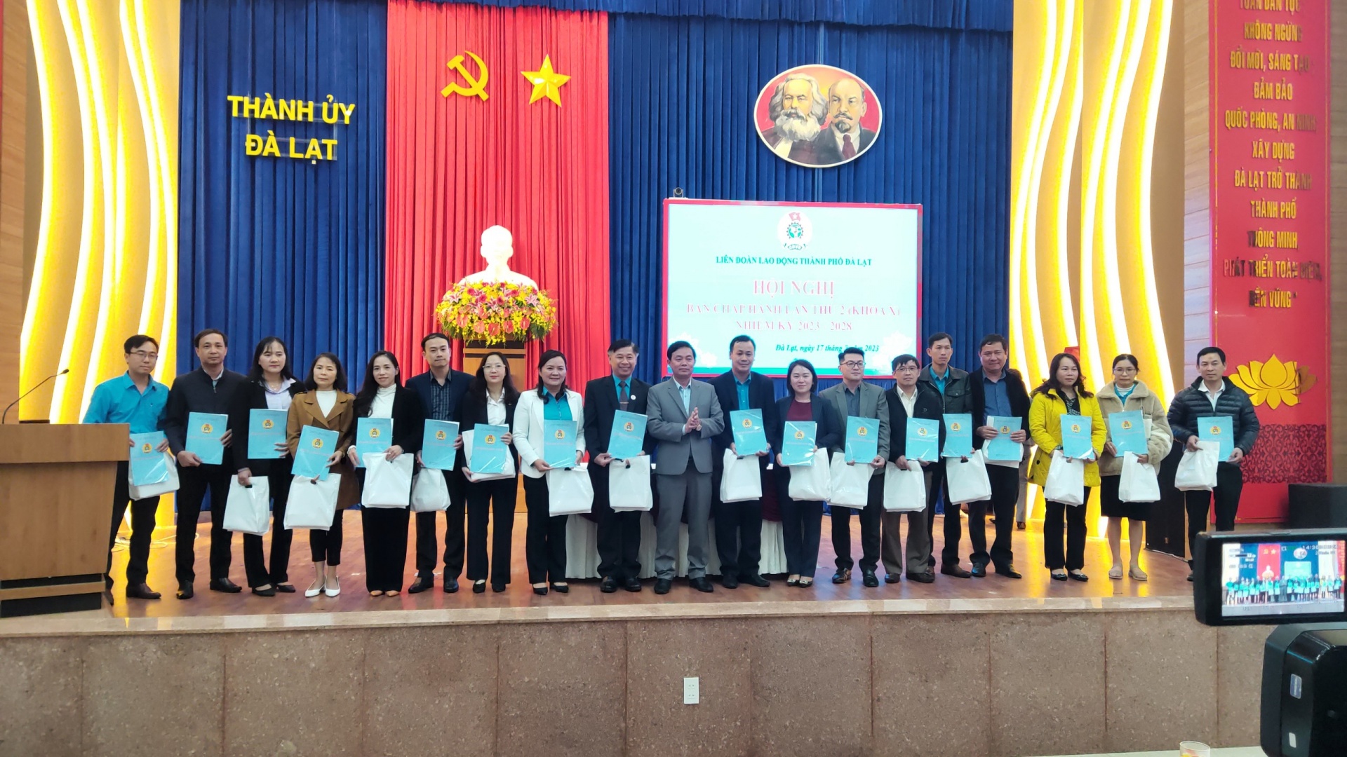 Công đoàn thành phố Đà Lạt tuyên dương "Công nhân tiêu biểu làm theo lời Bác"