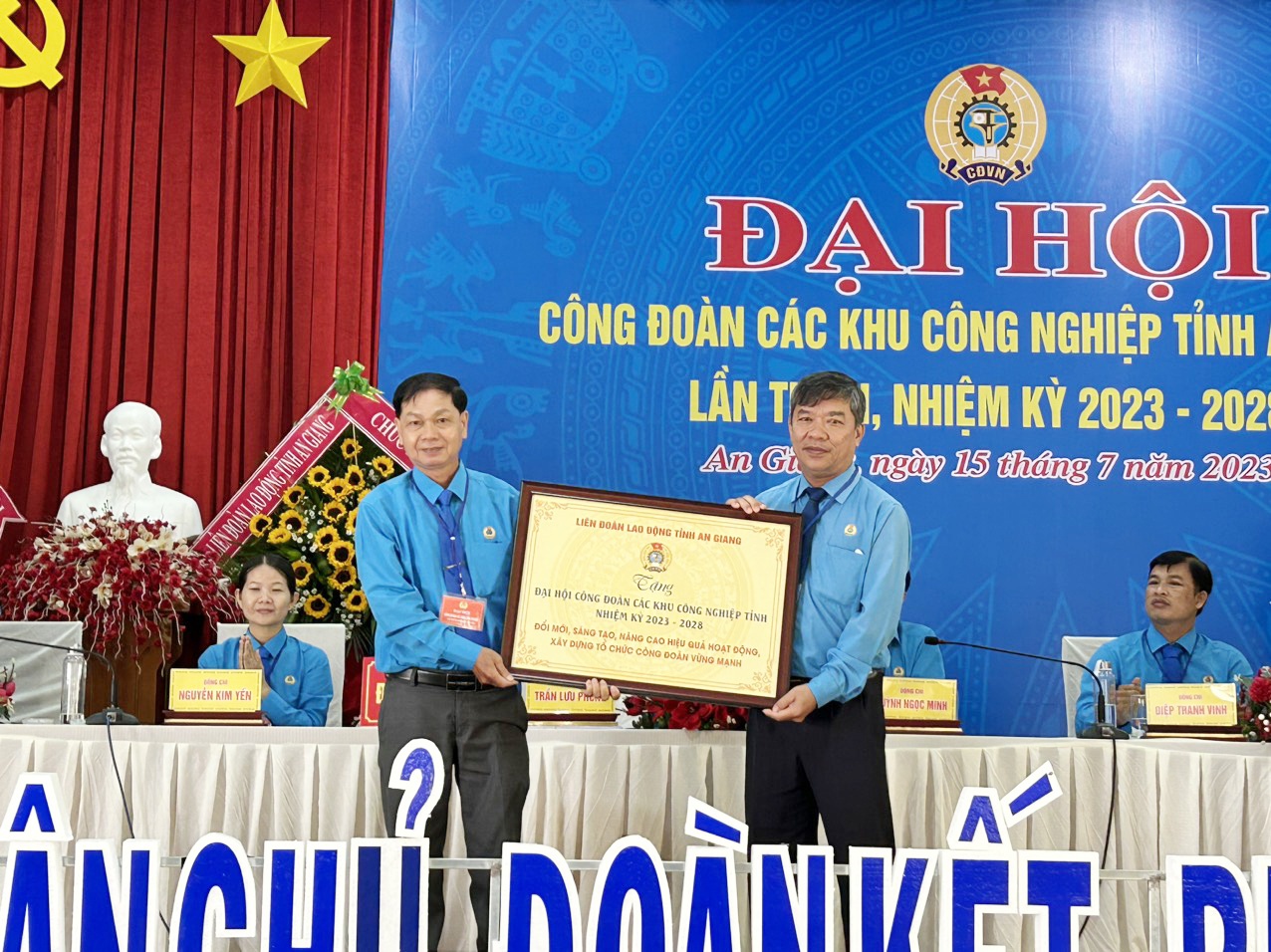 Công đoàn Các Khu Công nghiệp An Giang: Công nhân khó, có công đoàn Công đoàn Các Khu Công nghiệp An Giang: Công nhân khó, có công đoàn