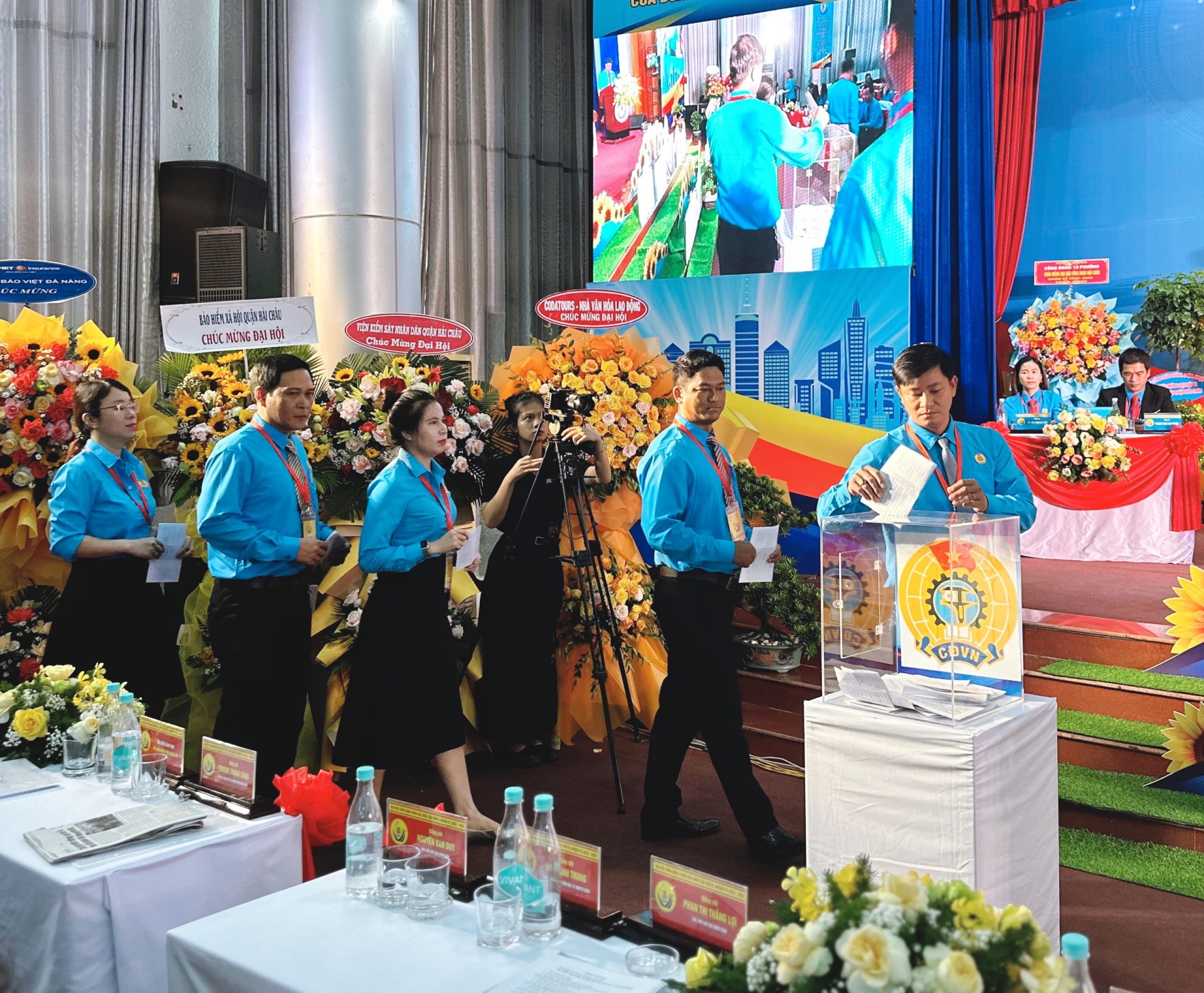 Đồng chí Lữ Trọng Phương tái đắc cử Chủ tịch LĐLĐ quận Hải Châu khóa VI Đồng chí Lữ Trọng Phương tái đắc cử Chủ tịch LĐLĐ quận Hải Châu khóa VI