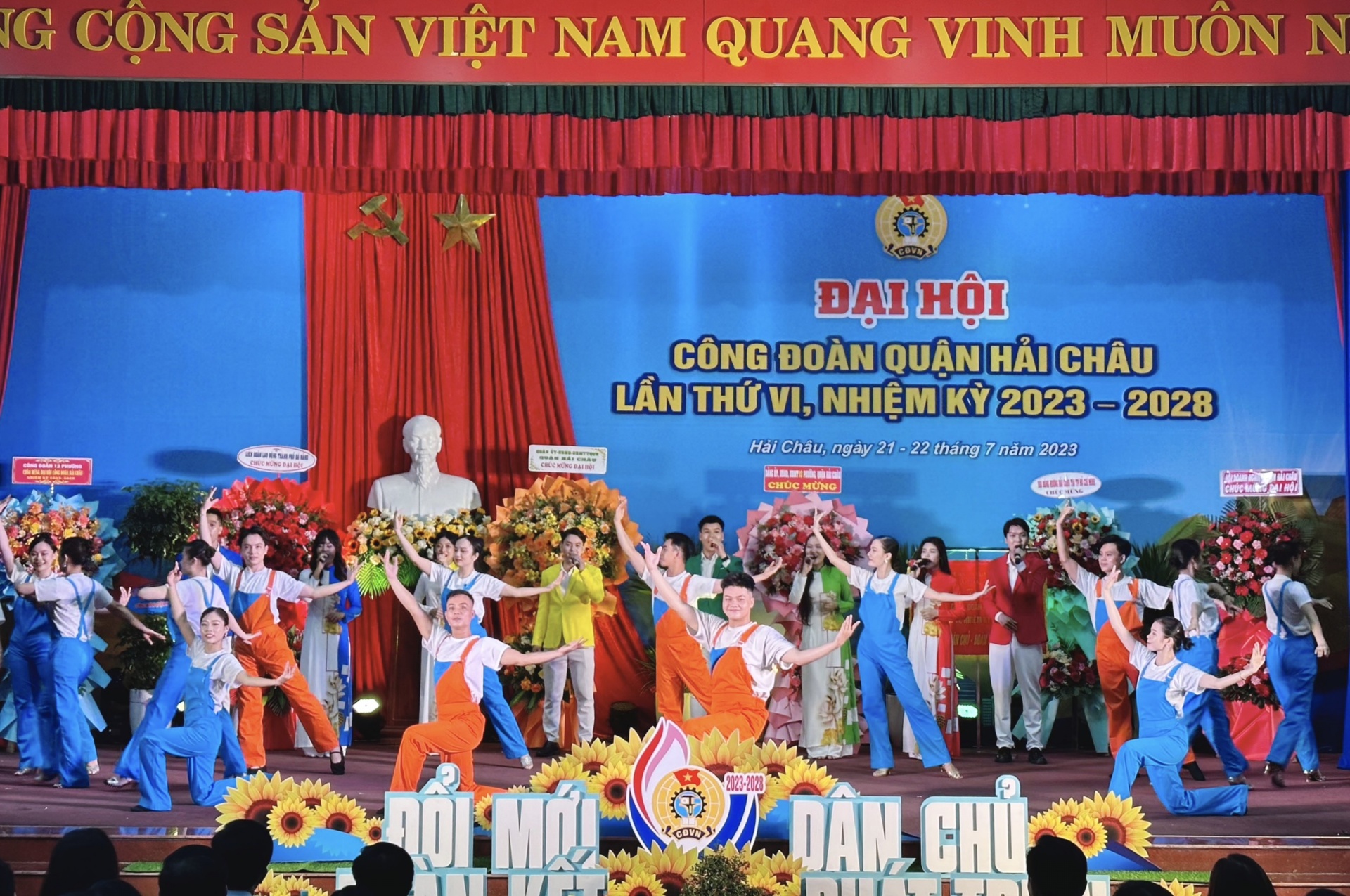 Đồng chí Lữ Trọng Phương tái đắc cử Chủ tịch LĐLĐ quận Hải Châu khóa VI Đồng chí Lữ Trọng Phương tái đắc cử Chủ tịch LĐLĐ quận Hải Châu khóa VI