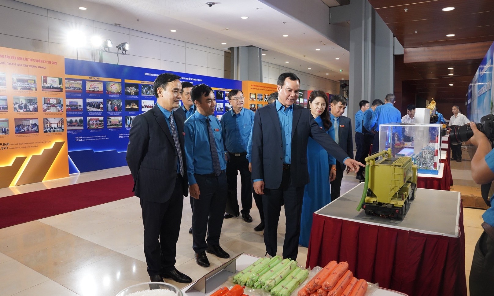 Đại hội Công đoàn TKV lần thứ VI: Thực sự “Đổi mới - Dân chủ - Đoàn kết - Phát triển” Đại hội Công đoàn TKV lần thứ VI: Thực sự “Đổi mới - Dân chủ - Đoàn kết - Phát triển”