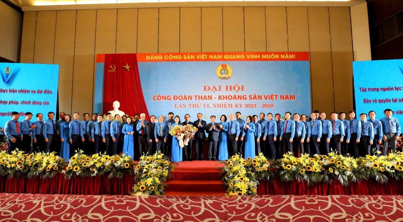 Đại hội Công đoàn TKV lần thứ VI: Thực sự “Đổi mới - Dân chủ - Đoàn kết - Phát triển” Đại hội Công đoàn TKV lần thứ VI: Thực sự “Đổi mới - Dân chủ - Đoàn kết - Phát triển”