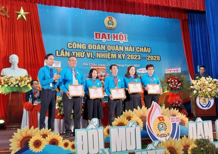 Đồng chí Lữ Trọng Phương tái đắc cử Chủ tịch LĐLĐ quận Hải Châu khóa VI Đồng chí Lữ Trọng Phương tái đắc cử Chủ tịch LĐLĐ quận Hải Châu khóa VI