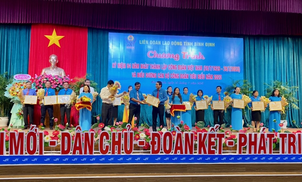 LĐLĐ tỉnh Bình Định kỷ niệm 94 năm Ngày thành lập Công đoàn Việt Nam