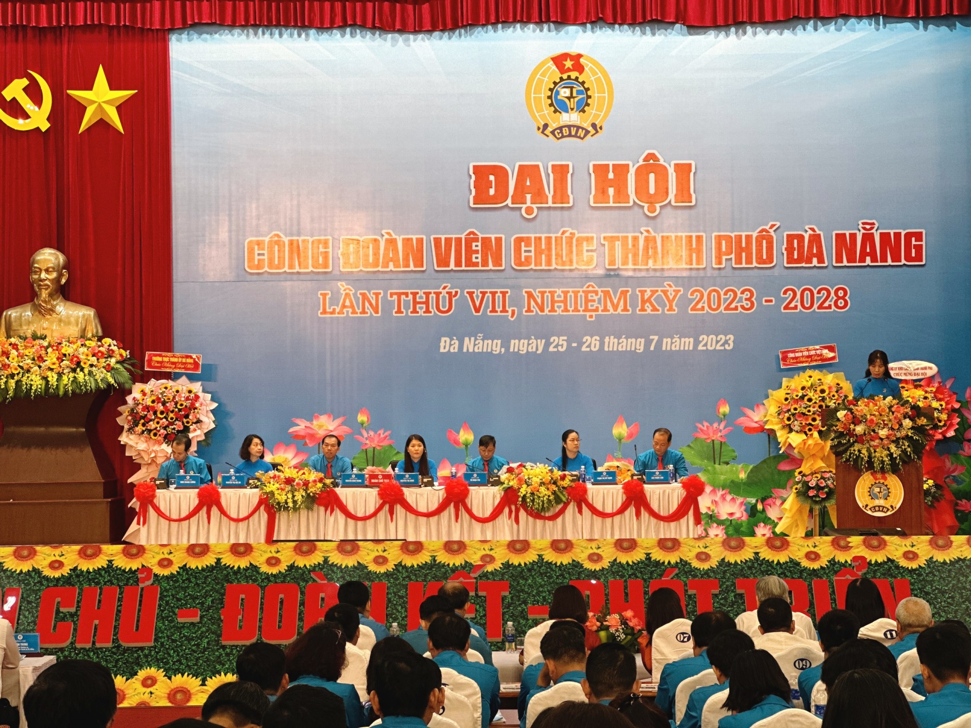 Công đoàn Viên chức thành phố Đà Nẵng ghi dấu ấn với nhiều kết quả nổi bật Công đoàn Viên chức thành phố Đà Nẵng ghi dấu ấn với nhiều kết quả nổi bật