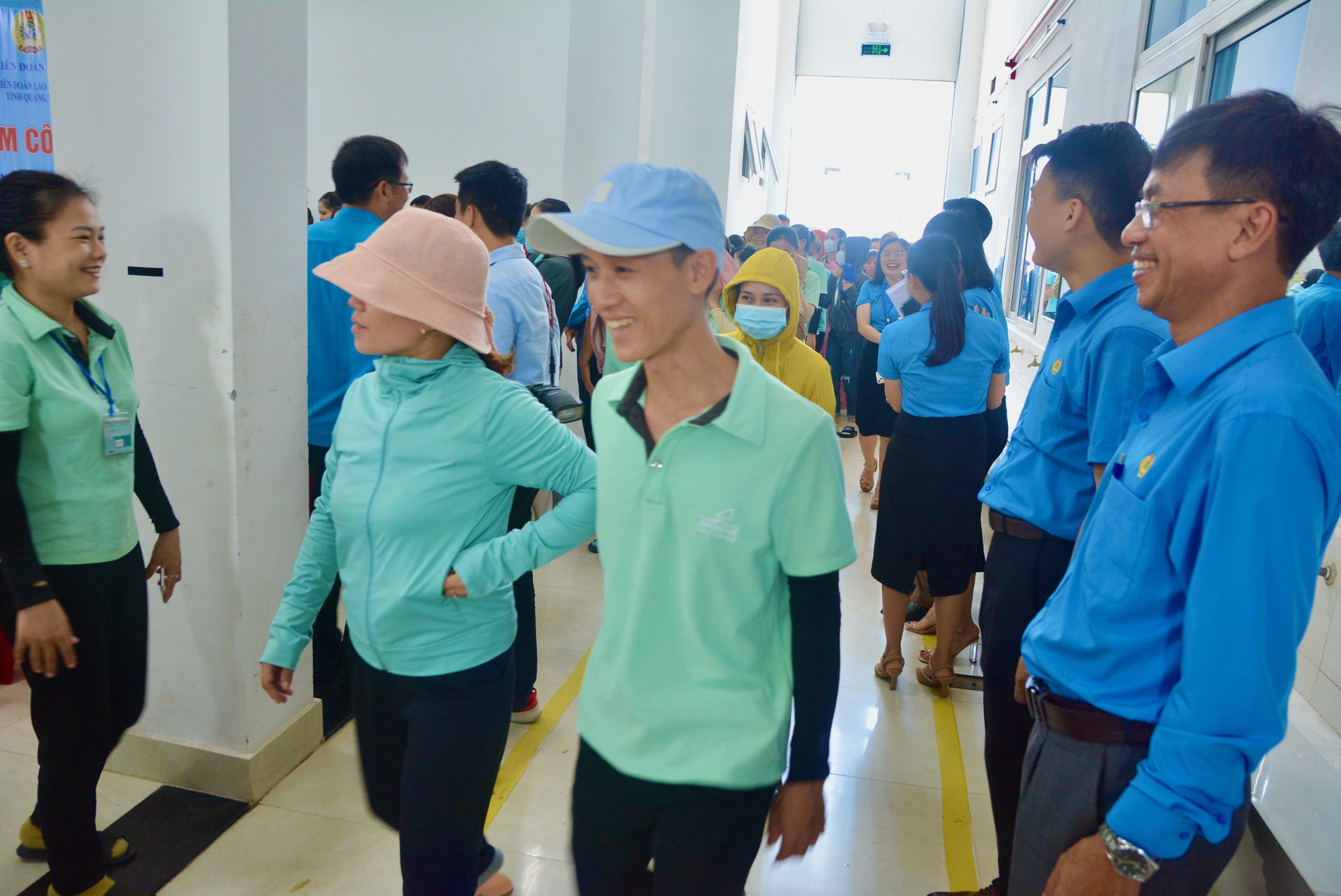 Ấm lòng “Bữa cơm công đoàn” do LĐLĐ Quảng Trị, Tạp chí Lao động và Công đoàn tổ chức