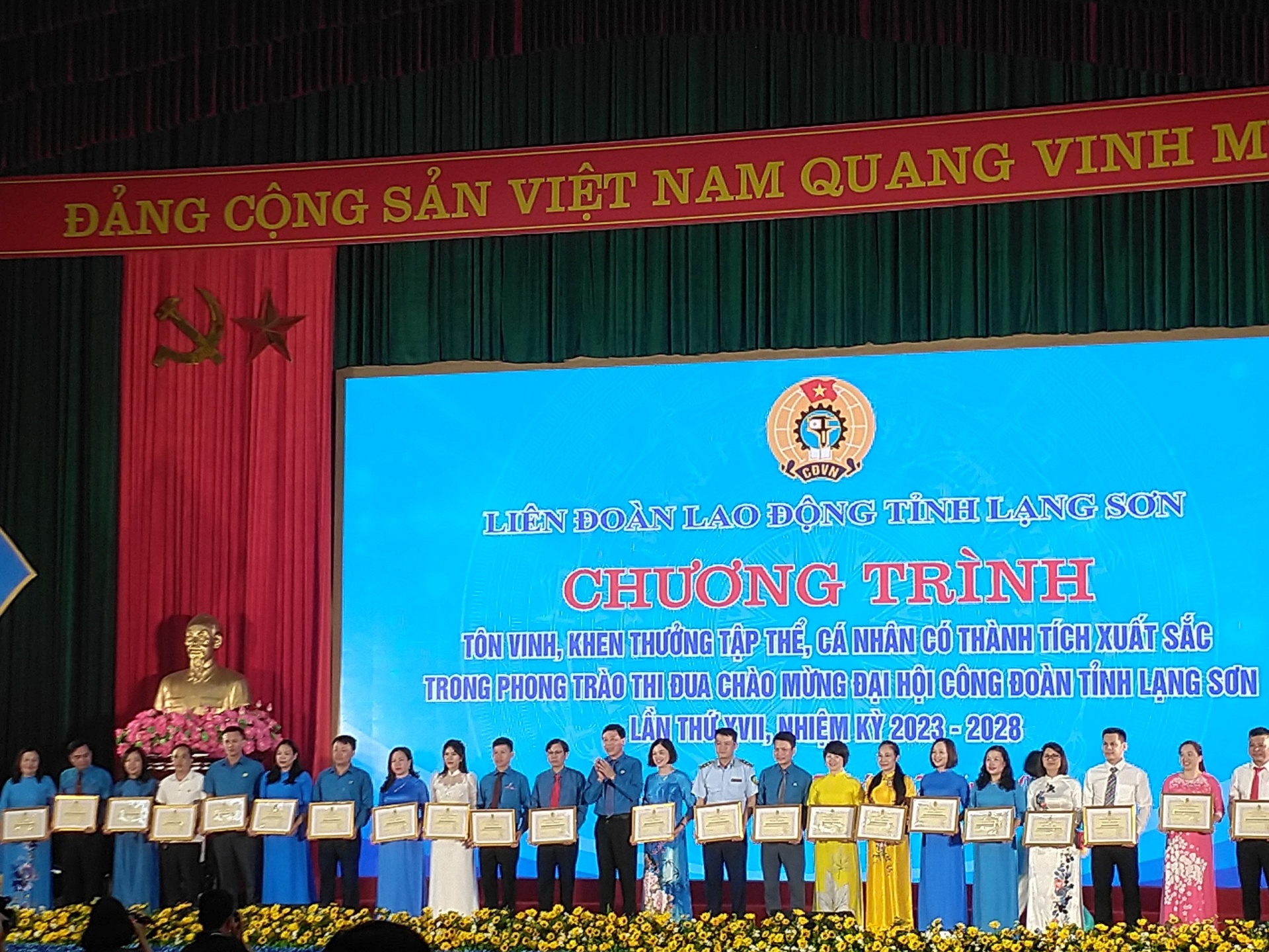 Xác định nội dung trọng tâm để tập trung chỉ đạo, đề ra giải pháp thực hiện